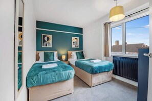 3 bedrooms, WiFi - NEW Sleeps 6 in Norton FREE wifi (Norton)