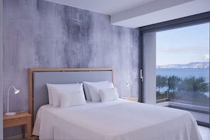 6 bedrooms, in-room safe, iron/ironing board, free WiFi