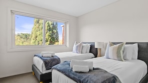2 chambres, bureau, Wi-Fi gratuit, draps fournis