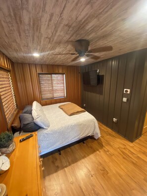 3 chambres, fer et planche à repasser, Wi-Fi gratuit, draps fournis