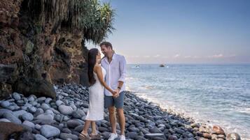 Sun-loungers, beach towels