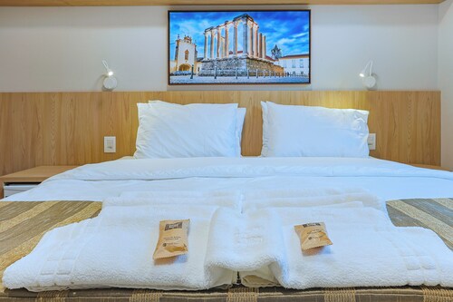 Pousada e Adega Lapa do Lobo