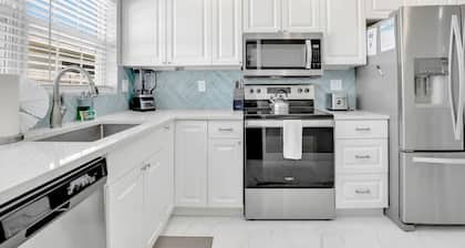 4BD Beach House Heated Pool Sleeps 14