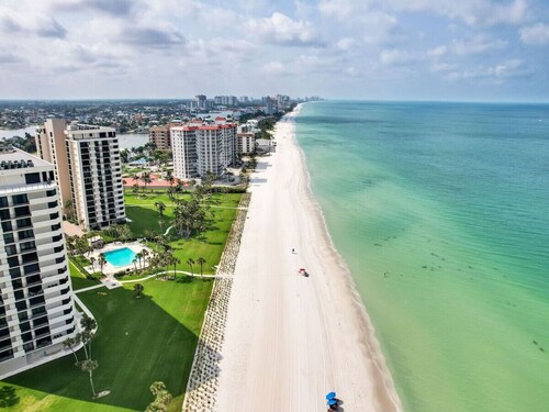 4BD Beach House Heated Pool Sleeps 14