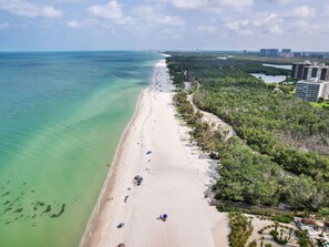 Beach nearby - 4BD Beach House Heated Pool Sleeps 14 (Naples)