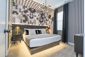 3 chambres, bureau, fer et planche à repasser, lit parapluie