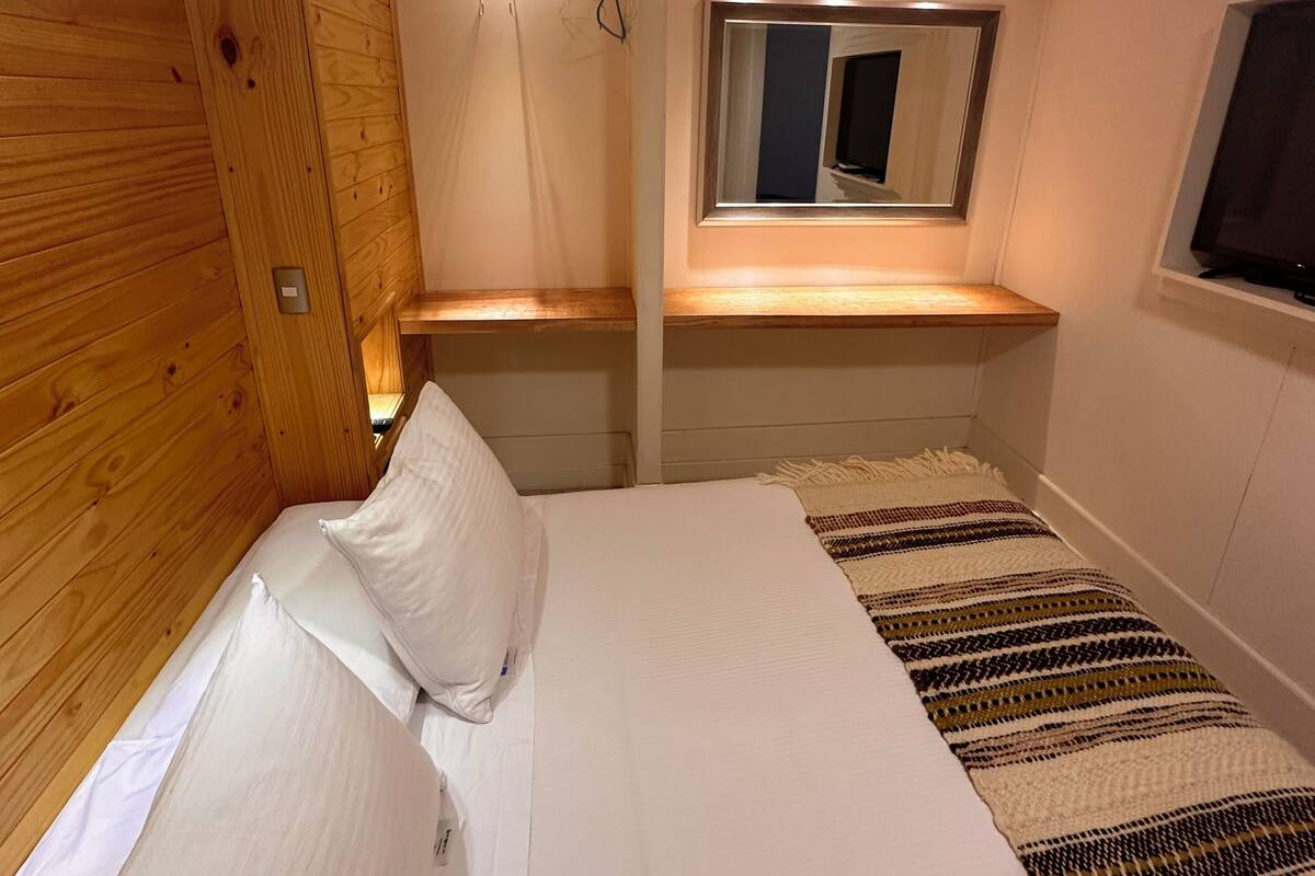 1 bedroom, in-room safe, desk, laptop workspace