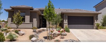 Desert Trails - Spacious Family Friendly Rental