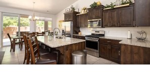 Fridge, stovetop