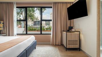 Comfort Room | Coffee and/or coffee maker