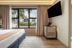 Comfort Room | Coffee and/or coffee maker