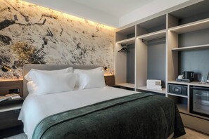 ห้องดับเบิล, ปลอดบุหรี่ | ตู้นิรภัยในห้องพัก, โต๊ะทำงาน, ผ้าม่านกันแสง, ห้องเก็บเสียง