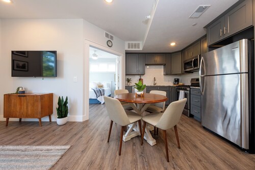 NEW! Wine, Beaches & Brew Getaway - Downtown TC