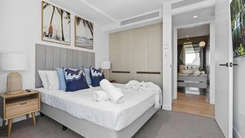 2 bedrooms, in-room safe, iron/ironing board, Internet