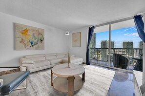 TV - Iconic High floor 3 bedrooms in the heart of Miami (Miami)