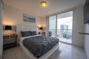 3 bedrooms, iron/ironing board, free WiFi, bed sheets - Iconic High floor 3 bedrooms in the heart of Miami (Miami)
