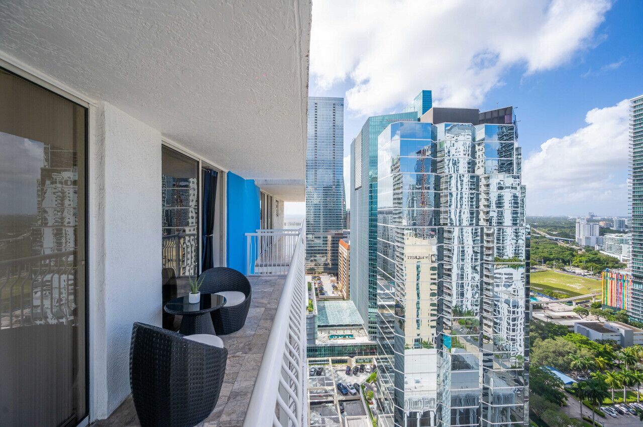 المنطقة المحيطة بالمنشأة