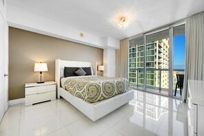 1 soverom, skrivebord, strykejern/-brett og wi-fi