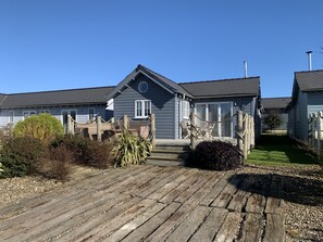 Exterior - A luxury 2 bed beach house or lodge that sleeps 6 guests  in 2 bedrooms (Filey)