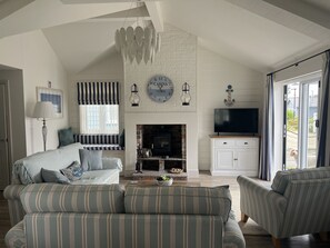 智能電視、壁爐