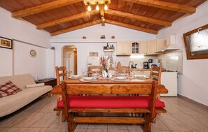 Interior - Amazing home in Jadreski with private swimming pool, can be inside or outside (Jadreski)