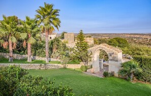 Property grounds - Nice home in Ragusa with house sea view (Ragusa)