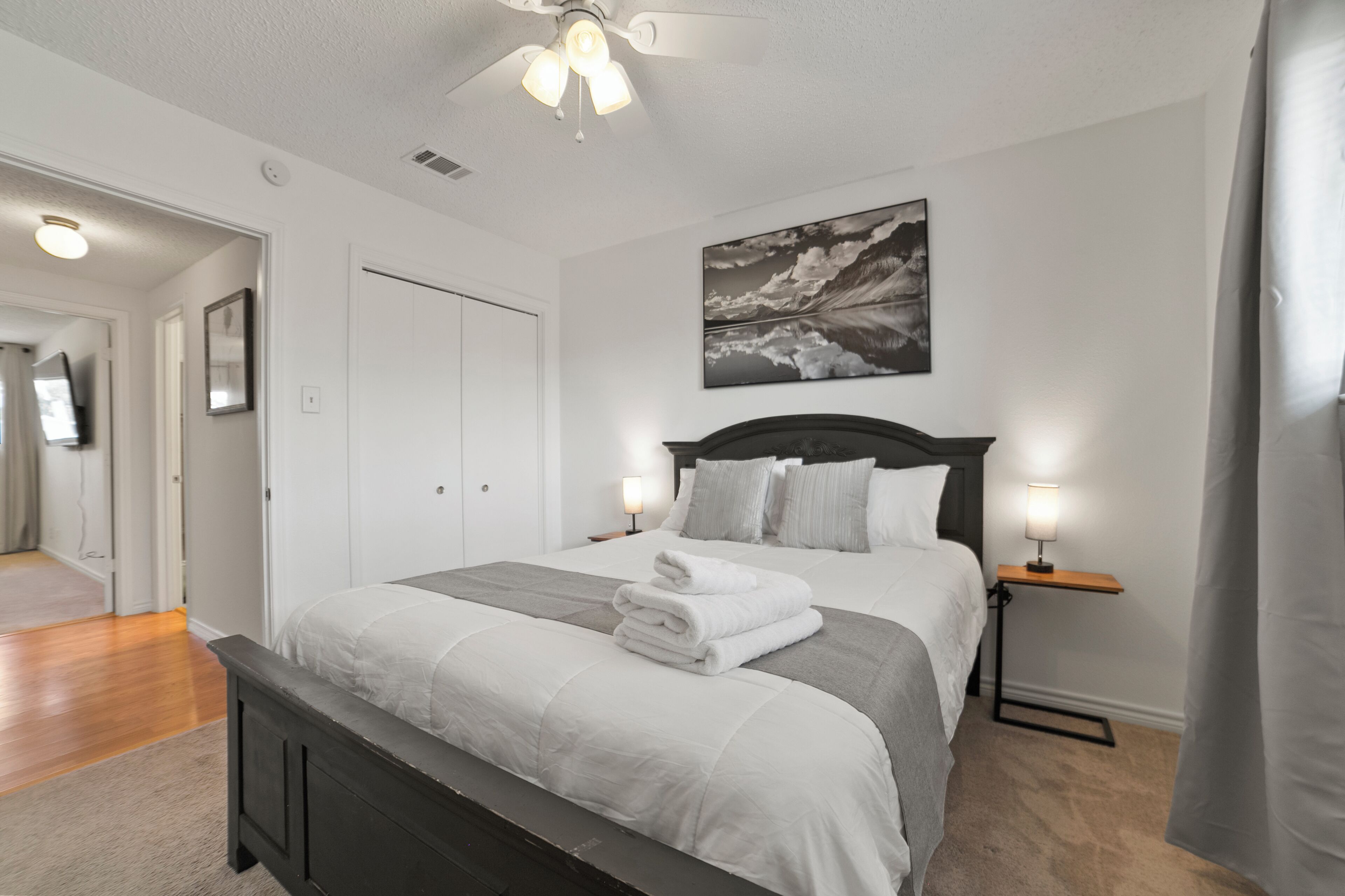 2 chambres, fer et planche à repasser, Wi-Fi, draps fournis