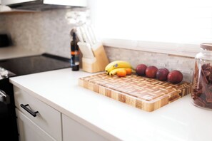 Food and drink - Charming 3-bedroom house in lovely Enterprise with AC, WiFi (Enterprise)