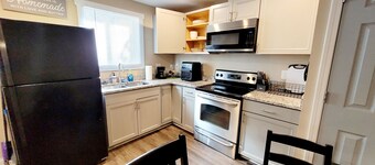 Cozy 3BR/2BA Home Near Downtown Monroe & Waxhaw with Fire Pit + Patio