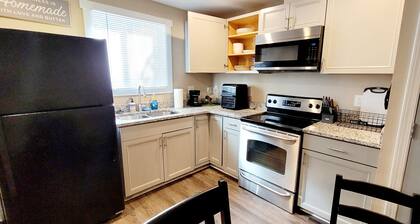 Cozy 3BR/2BA Home Near Downtown Monroe & Waxhaw with Fire Pit + Patio