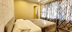 3 bedrooms, iron/ironing board, free WiFi, bed sheets
