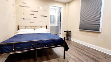 3 makuuhuonetta, silitysrauta/-lauta, ilmainen Wi-Fi, vuodevaatteet