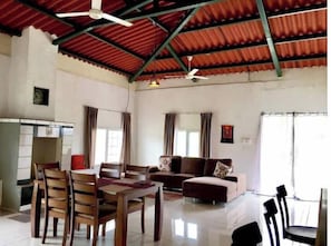 Dining - Matagalpa House 4 Bed 3Bath Coffee Farm

 (Yasica Sur)