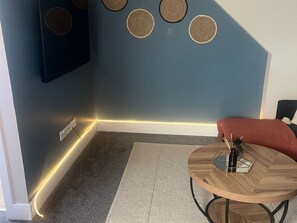 Apartment | Dining - Apartment in Wembley by Belvilla (Wembley)
