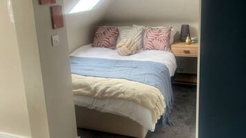 Apartment | 1 bedroom, bed sheets
