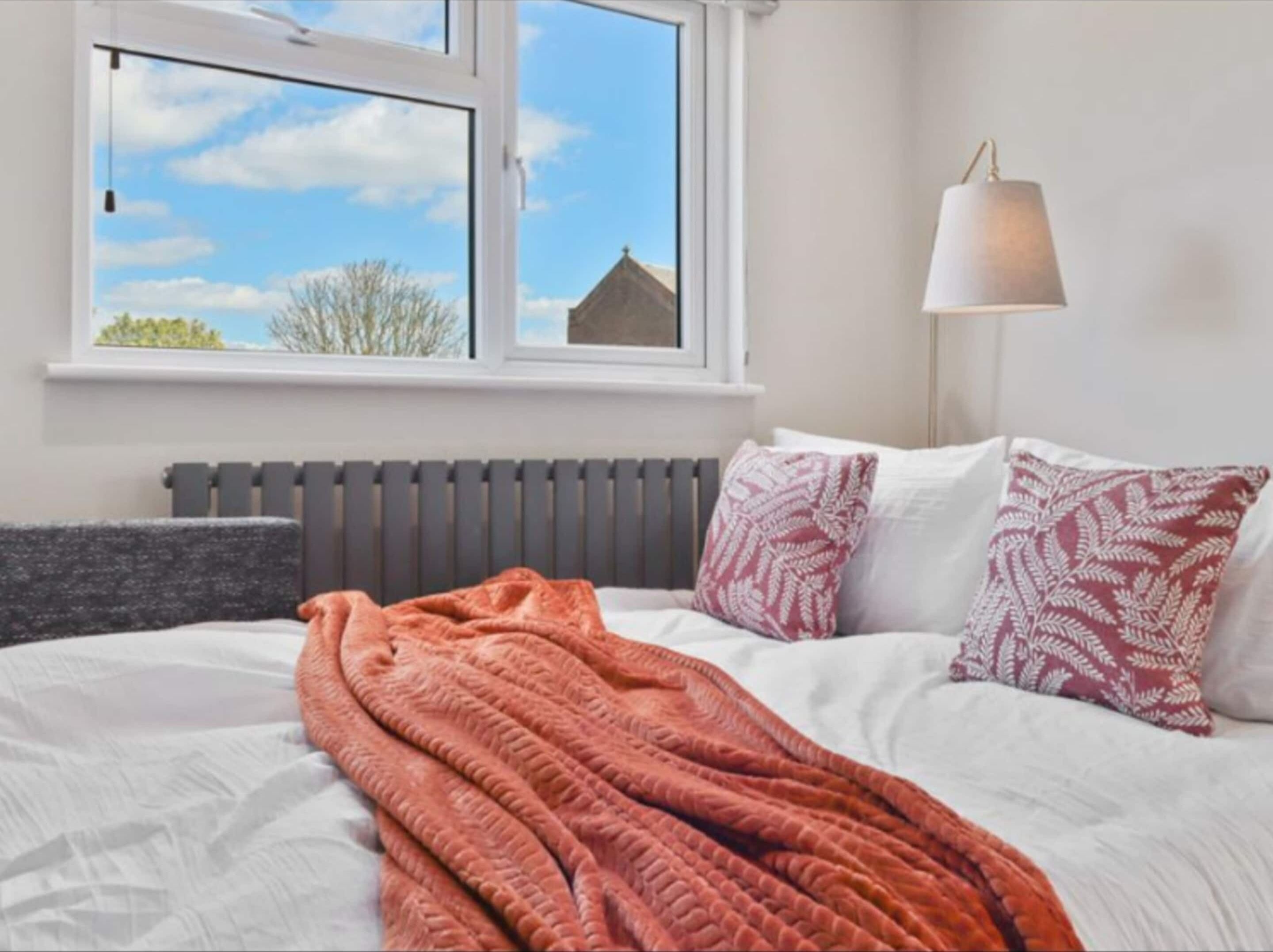 Apartment | 1 bedroom, bed sheets