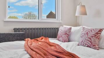 Apartment | 1 bedroom, bed sheets