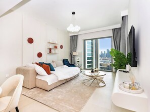 2 bedrooms, iron/ironing board, WiFi, bed sheets - Burj Khalifa Views, Pool, Gym & Parking in Downtown (Dubai)