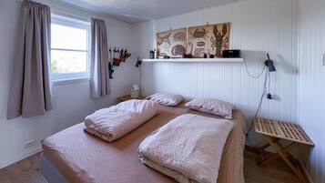 3 bedrooms, travel crib, free WiFi