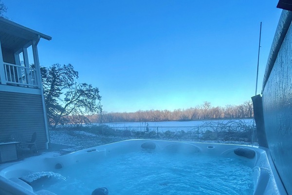 Bañera de hidromasaje al aire libre