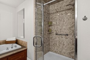 Shower, jetted tub, hair dryer, towels