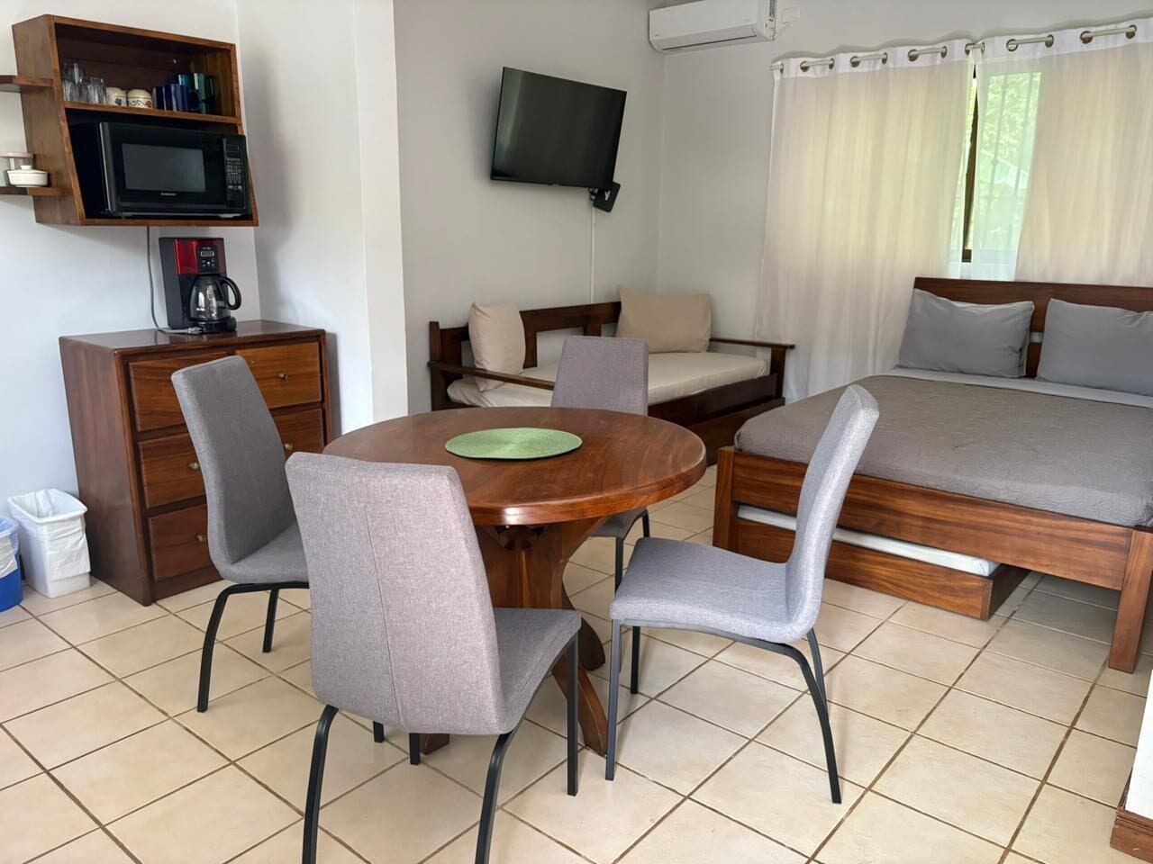 1 bedroom, iron/ironing board, free WiFi