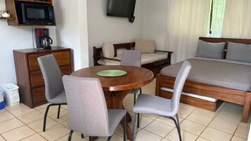 1 bedroom, iron/ironing board, free WiFi