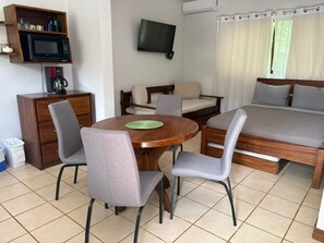 1 bedroom, iron/ironing board, free WiFi