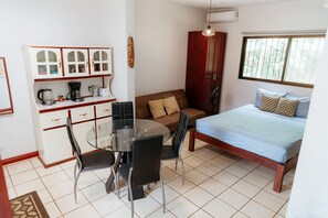 Dining - Lovely Studio in Playa Ocotal (Playa Ocotal)