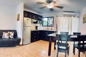 Smart TV - Small Town Oasis in Colibri (Playas del Coco)