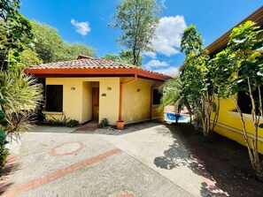 Exterior - Ocean view and Private Pool in Playa Hermosa (Playa Hermosa)