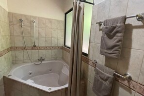 Shower, hair dryer - Ocean view and Private Pool in Playa Hermosa (Playa Hermosa)