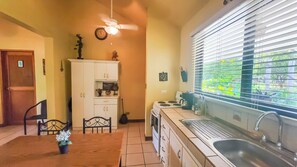 Private kitchen - Cozy Little Dreams in Ocotal (Playa Ocotal)