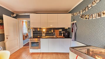 Kühlschrank, Ofen, Herdplatte, Geschirrspüler
